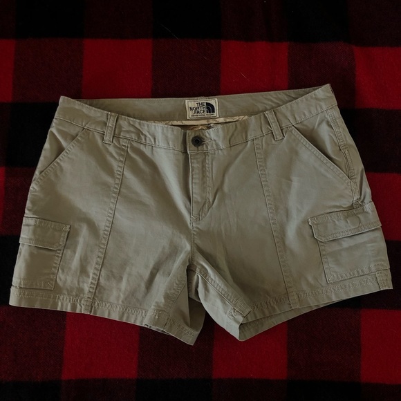 🎉HOST PICK🎉FLASH SALE🎉NWT The North Face Amanda hiking short. - Picture 2 of 6